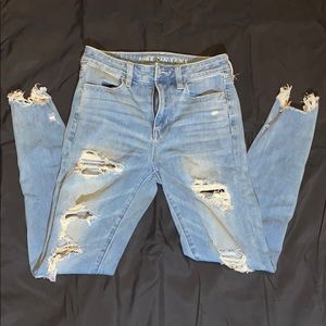 ✨American Eagle Distressed Skinny Jeans✨